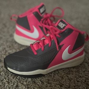 Nike Team Hustle D7 Hot Pink Sneakers, Girls US Size 1Y